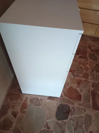 Cassettiera bianca praticamente nuova