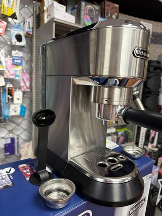 Cafetera DeLonghi Dedica Acero Inox