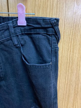 Pantalón vaquero Bershka negro roto