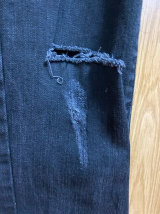 Pantalón vaquero Bershka negro roto