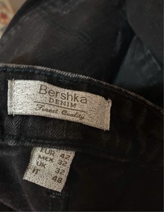 Pantalón vaquero Bershka negro roto