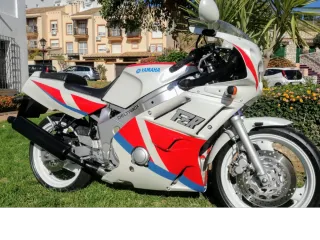 Yamaha FZR 600 (1990)