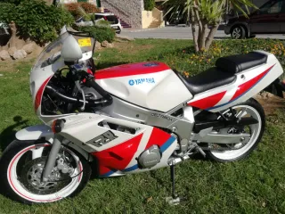 Yamaha FZR 600 (1990)