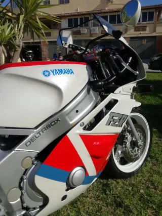 Yamaha FZR 600 (1990)