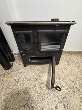 Cocina de leña metal y cristal