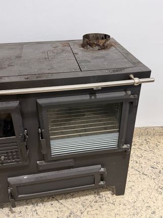 Cocina de leña metal y cristal