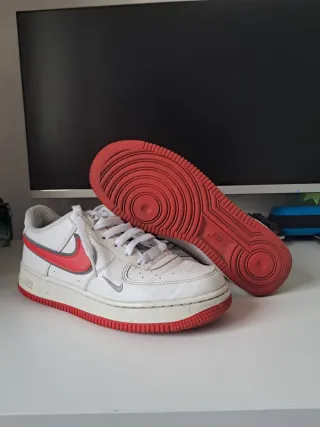 Nike Air Force 1 Bianche Rosse