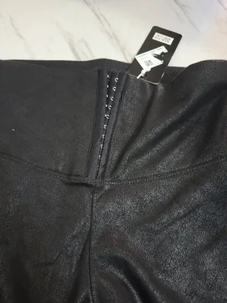 Pantaloni neri donna