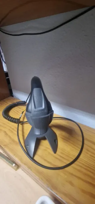 Escáner de mano con base