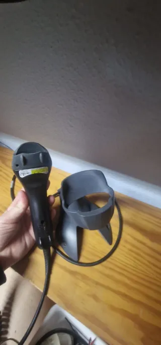 Escáner de mano con base