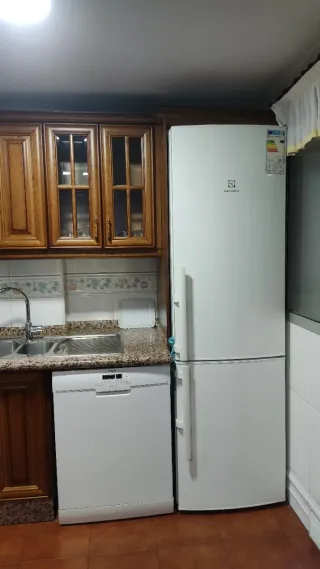 Cocina completa con electrodomésticos. RECOGER