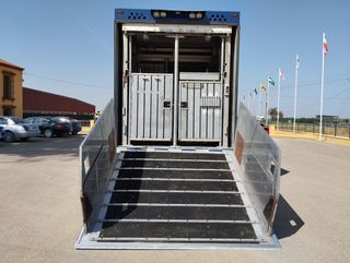 Scania R 490-CAMIONES GANADEROS