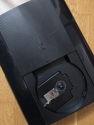 Consola Sony PS3 Negra (vendo también juegos)