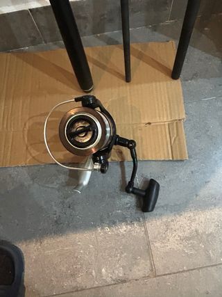 Caña de pescar y carrete
