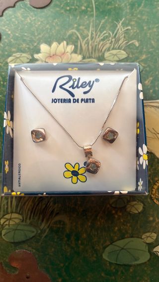 Conjunto Riley Plata Collar y Pendientes