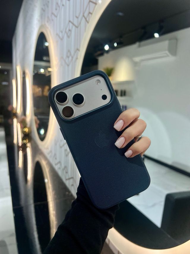 Funda iPhone 17 Pro/Pro Max Trenzado Técnico Azul.