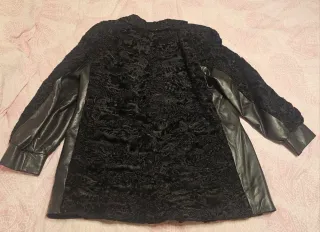 Abrigo  de Astracán y Cuero Genuino