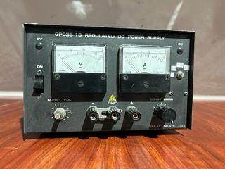 Fuente de Alimentación DC Regulada GP086-10