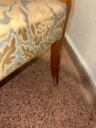 Butaca estilo Luis XV madera y tela