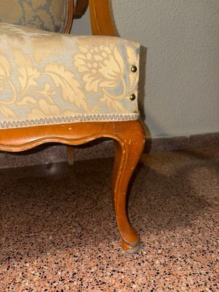 Butaca estilo Luis XV madera y tela