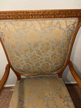Butaca estilo Luis XV madera y tela
