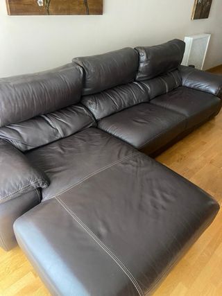 Sofá chaise longue de cuero marrón