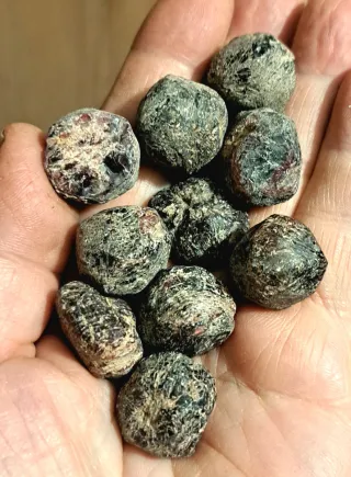 10 pepite granato naturale grezzo