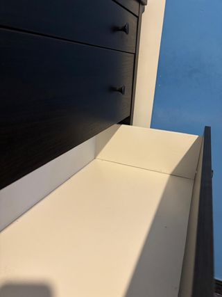 Cómoda KOPPAN 5 cajones negro-marrón 90x44x114 cm