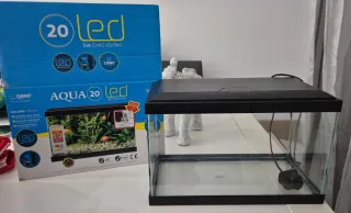Acuario Ciano Aqua 20 LED y accesorios