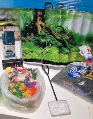 Acuario Ciano Aqua 20 LED y accesorios