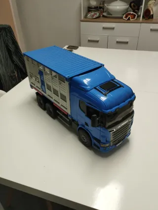 Camion Bruder per il trasporto di animali