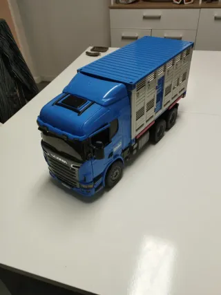 Camion Bruder per il trasporto di animali