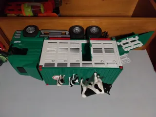 Camion trasporto tori Bruder