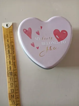 Candela profumata cuore in lattina Nuova