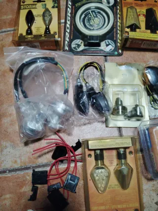 Lote repuestos ciclomotor scooter nuevos