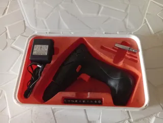 Destornillador a batería con cargador