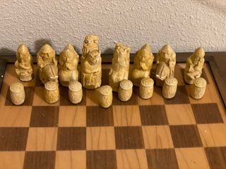 Ajedrez piezas verdes y blancas