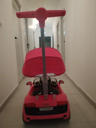 Cochecito Audi R8 Spyder para niña