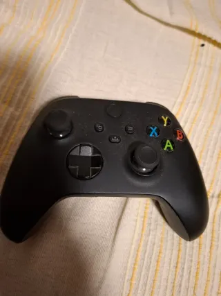 Xbox One X 1TB + Mando + 4 Juegos