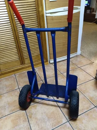 Carretilla de carga azul