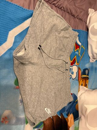 Pantalón corto Nike mujer gris