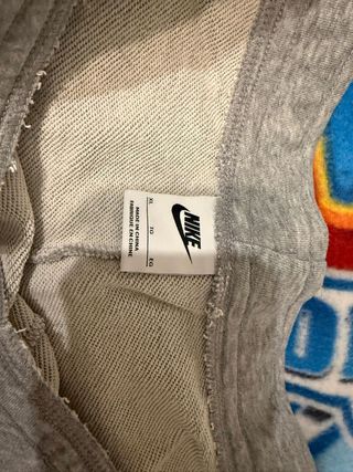 Pantalón corto Nike mujer gris