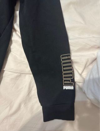 Chaqueta Puma Negra con Cremallera y Capucha