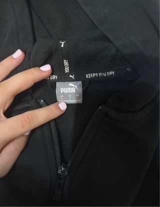 Chaqueta Puma Negra con Cremallera y Capucha