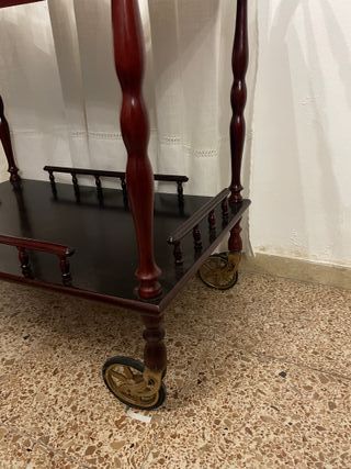 Carro de madera decorativo