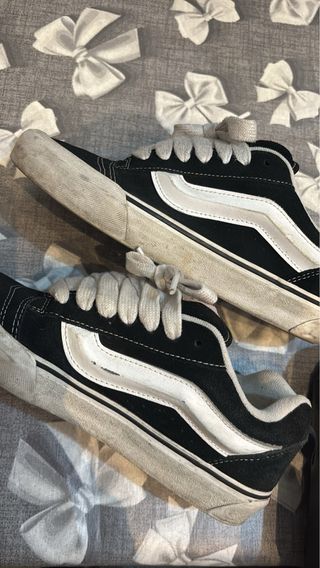 Scarpe Vans nere e bianche