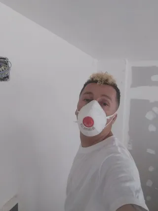 Pintor de primera,albañil , electricidad,ayudante