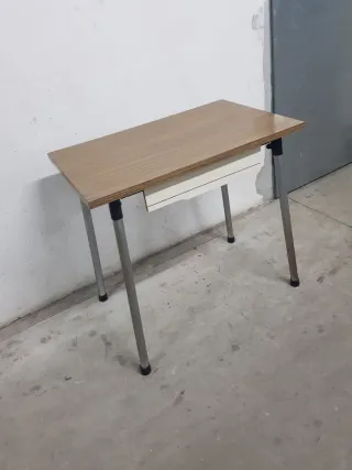 Tavolo vintage in legno e metallo