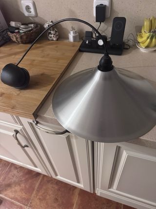 Lámpara de techo de metal plateado