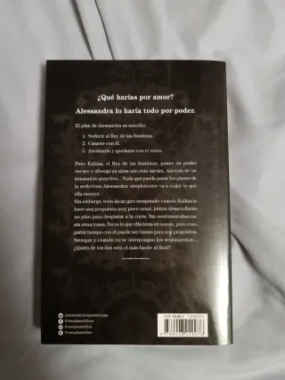 Una corona de sombras